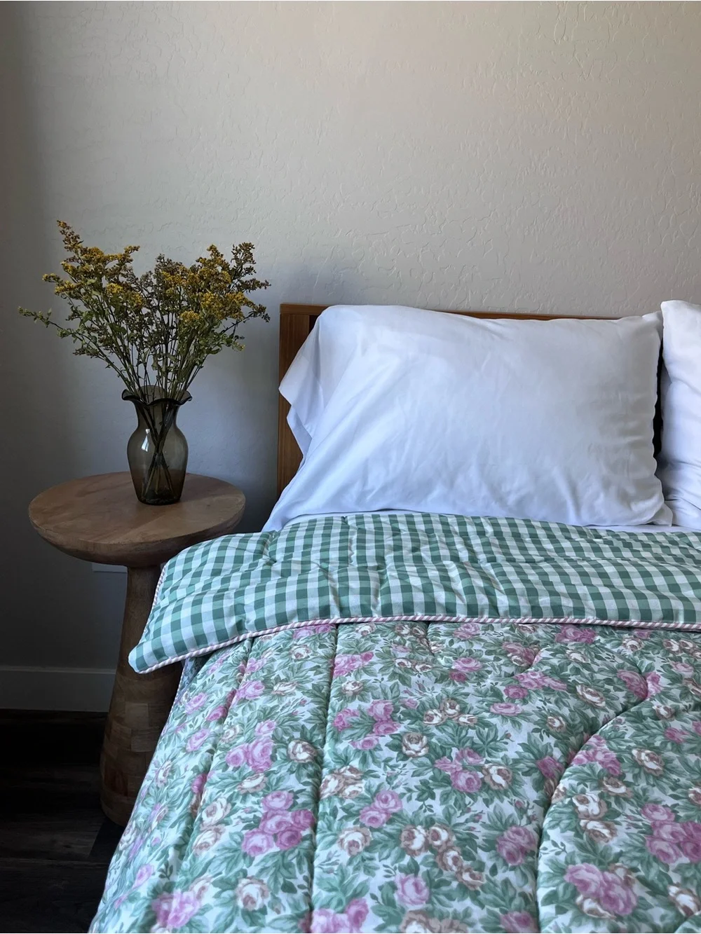 Vintage Westpoint Steven's Reversible Gingham & Floral Twin size Comforter